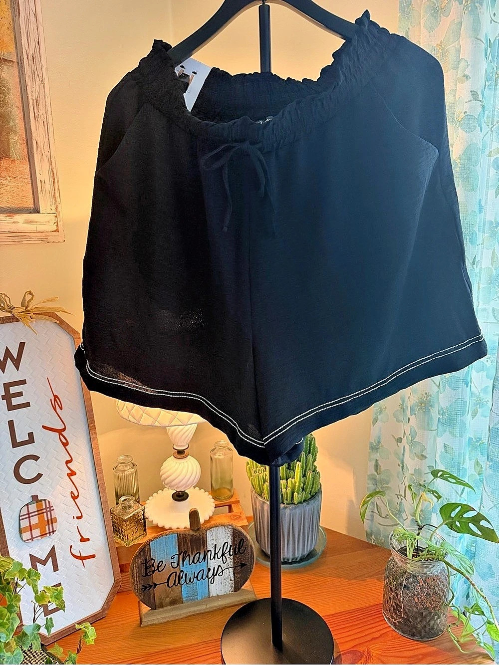 Adrianna Papell Airflow Pull On Short Athletic Shorts in Black Large
